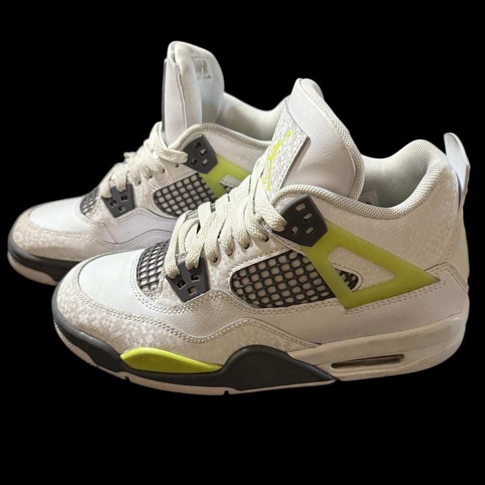 Nike Air Jordan’s Kids Sneakers Size 5Y. Barely used